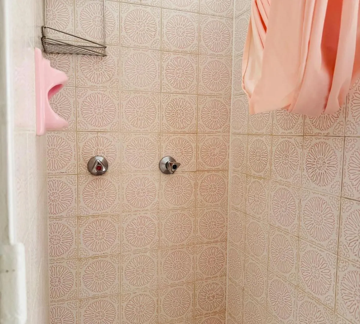 Guest house Leisure Lodges Family Room Parow Cape Town